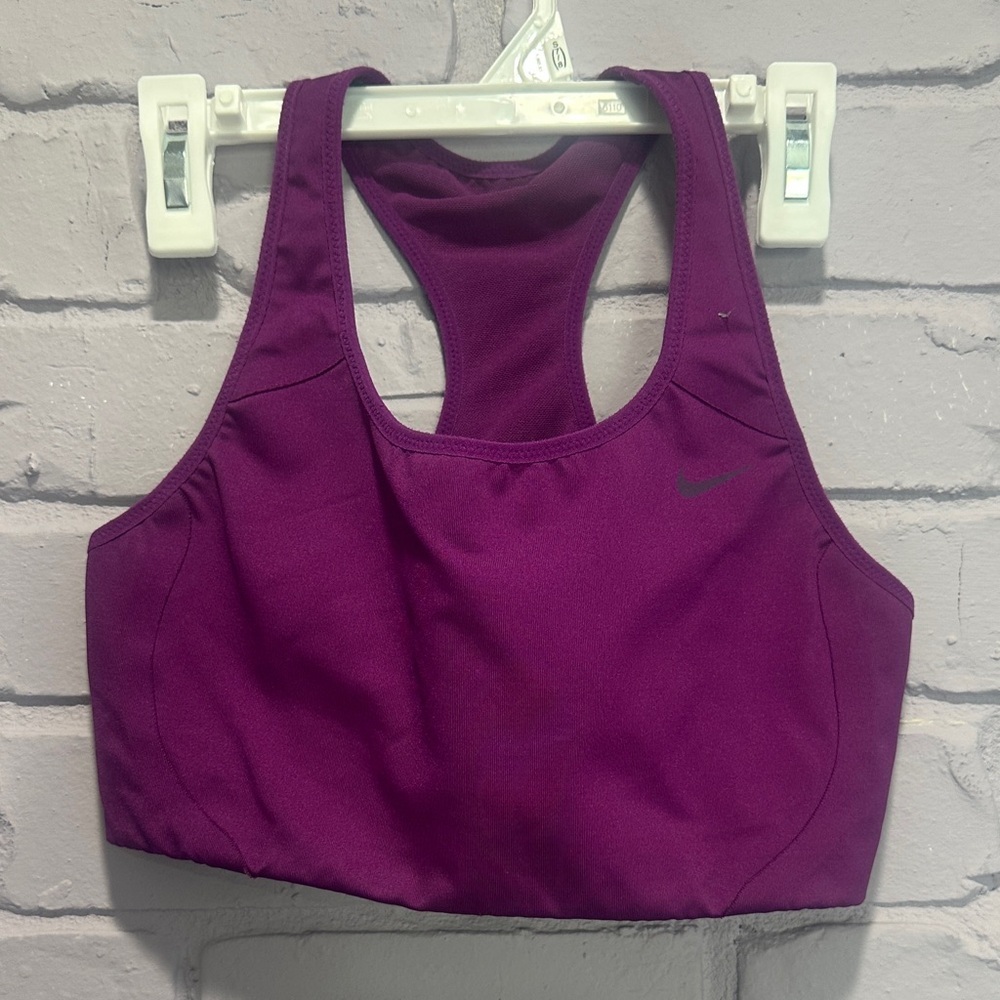NWOT Nike Women's Magenta Sports Bra size M